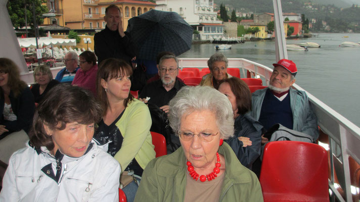 Sonntag: Schifffahrt am Gardasee von Limone sul Garda nach Riva