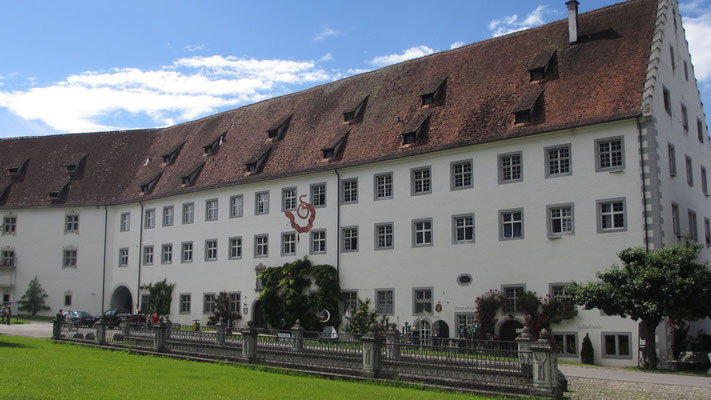 Samstag: Die Elite Schule und Internat beim Schloss Salem. 