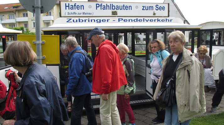 Samstag: Mit der Bimmelbahn fahren wir zum Pfahlbauten Museum.