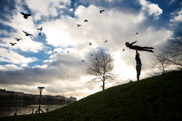 Flyer: Line Bangsbo Andersen http://www.akroyoga.com/ Base: Jeppe Skovgaard http://www.jeppeskovgaard.com/