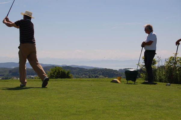 Golfclub Owingen-Überlingen mit traumhafter Sicht auf den Bodensee