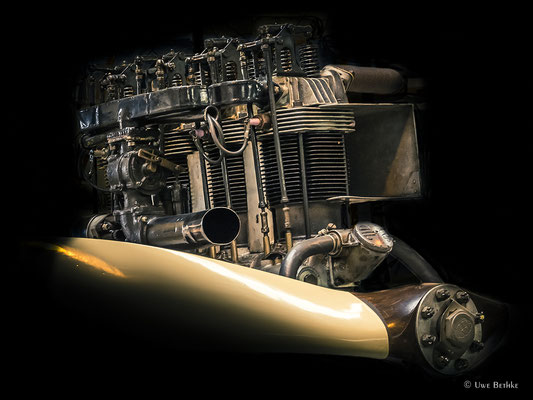  ADC Cirrus III (1929), luftgekühlter 4-Zylinder-Reihenmotor, Leistung 90 PS. Einsatz u. a. bei der de Havilland D. H.  60 Moth.