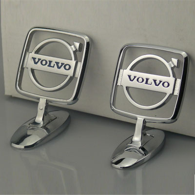 Nachguss von Volvo Emblem nach Kundenmuster. Handarbeit aus massivem Messing mit glänzend verchromter Oberfläche. - nachguss.de