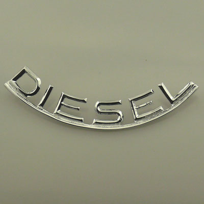 Nachguss des "DIESEL" Schriftzuges für die Radkappen eines Mercedes Oldtimers. Gefertigt in Handarbeit aus massivem Messing mit glänzend verchromter Oberfläche. - nachguss.de