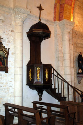 Charras 16 - église - la chaire