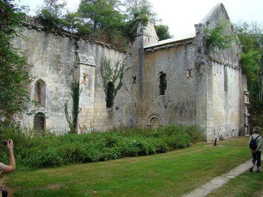 Charras 16 - abbaye de Grosbot - façade sud de l'église