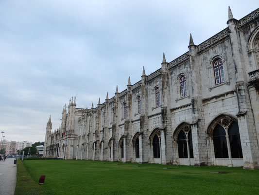 ジェロニモス外観