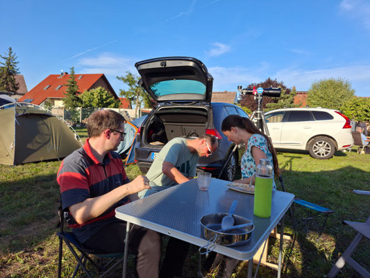 Aber wo ist nur das Abendessen hin? Schon alles aufgegessen, oder wie?