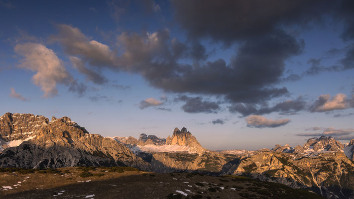 Blick auf die Tre Cime di Lavaredo (Drei Zinnen) vom Strudelkopf, Südtirol, Italien