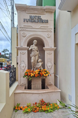 Brunnen beim Eingang