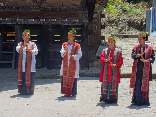 Traditionelle Batak-Tänze......