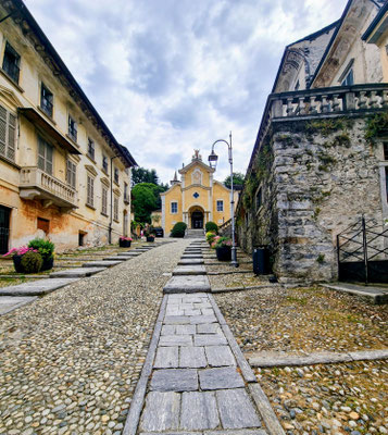 Kirche Santa Maria Assunta.