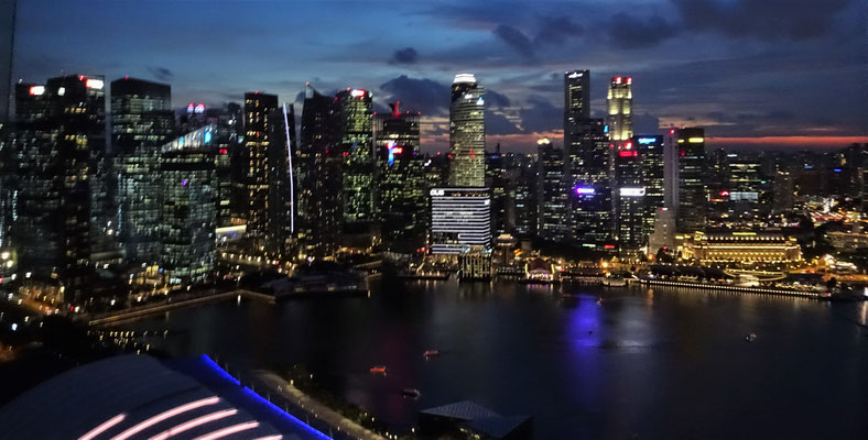 .....von Singapur.