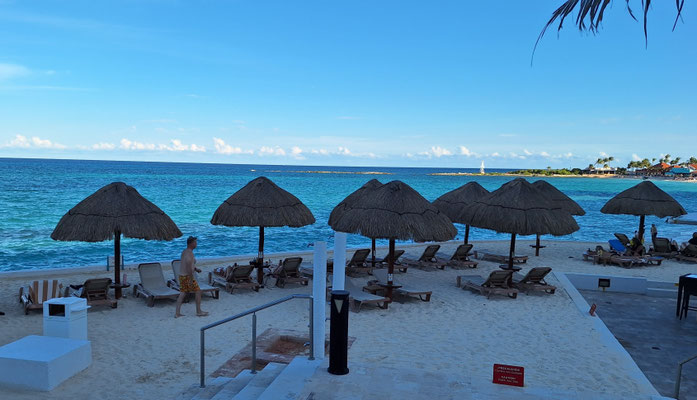 ....und dem Strand.