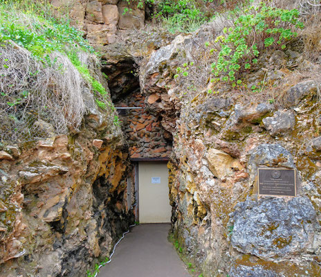 Der Eingang zur Tantanoola Cave.....