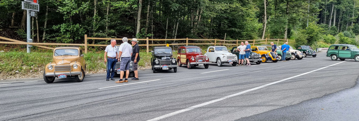 Aufstellen der Topis auf dem Parcours.