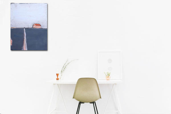 Bild blau an weißer Wand