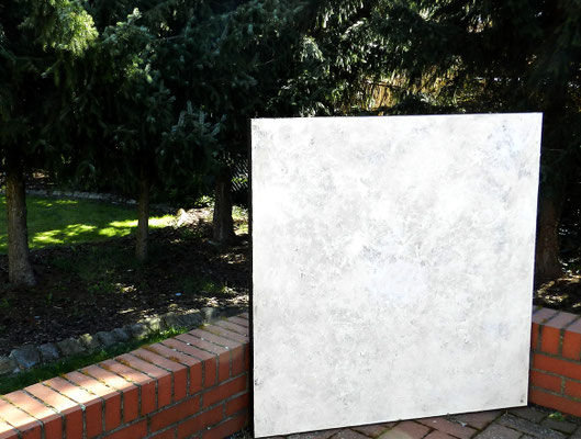 weißes Gemälde abstrakt beige