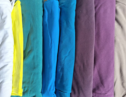 Unifarben, weiß, leuchtgelb, petrol, blautöne, lila, violett