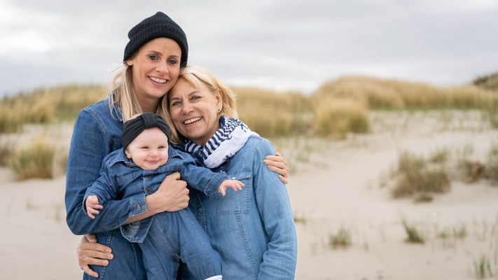 Familie am Strand von St. Peter-Ording, Fotoshooting am Strand von St. Peter-Ording, Familienfotos am Strand, Familien Fotoshooting am Strand