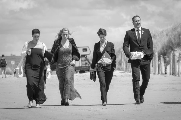 Hochzeitsfotograf St. Peter-Ording - Sektempfang am Strand in Ording