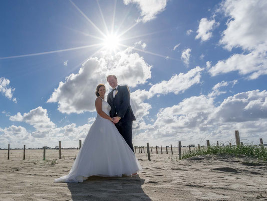 Hochzeitsfotograf St. Peter-Ording - Sektempfang am Strand in Ording