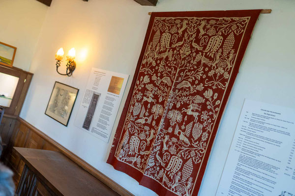 Sagenumwobener Teppich - Blutfleck Herrenhaus Hoyerswort
