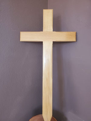 kleines Urnengrabkreuz