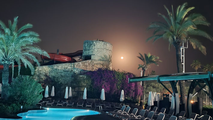 Pool mt Vollmond