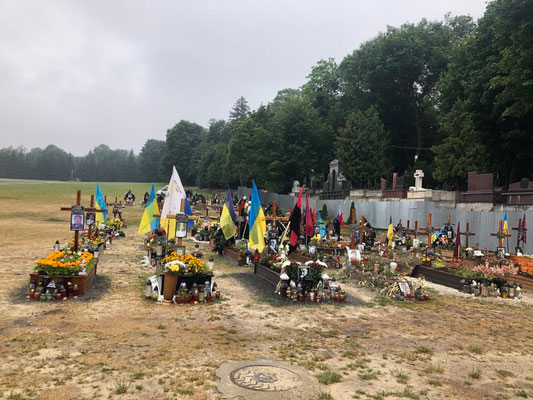 Friedhof außerhalb der Stadt Foto © Zoya Najda 2022 