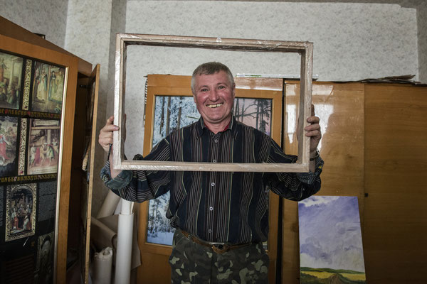 Leonid the painter of Chernobyl. Leonid has always lived in Chernobyl town before the accident. Soon after the evacuation he decided to go back to his home.