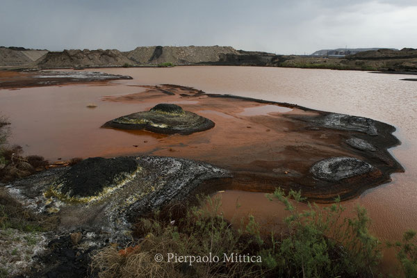 Toxic waste released by the coal mines