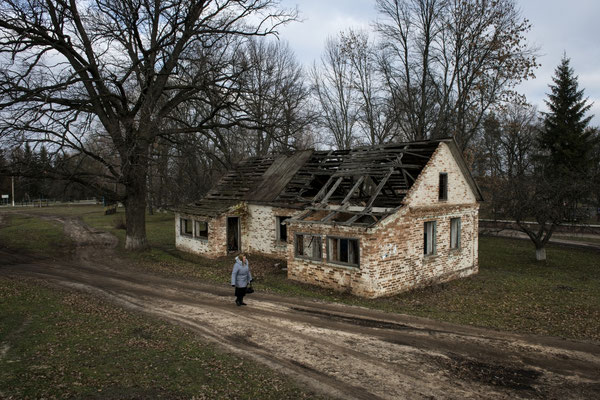 The abandoned part of the village of Radinka. Radinka is a village of 1200 inhabitants located near the exclusion zone. Here the border is only 300 meters away. The village is highly contaminated and for this reason part of the population has left it.