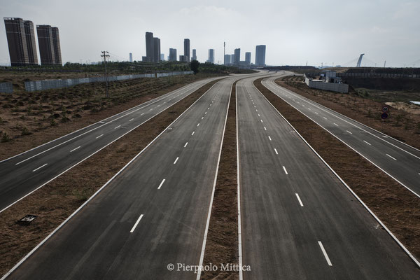 deserted streets in the new district of Kangbashi, Ordos