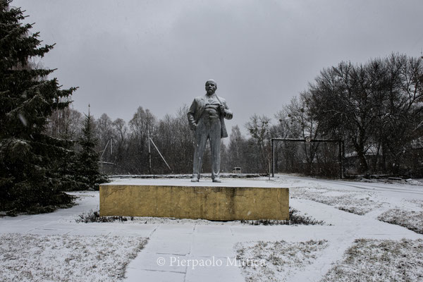 the Lenin statue in the main square of Chernobyl towm