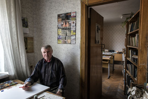 Leonid the painter of Chernobyl. Leonid has always lived in Chernobyl town before the accident. Soon after the evacuation he decided to go back to his home.