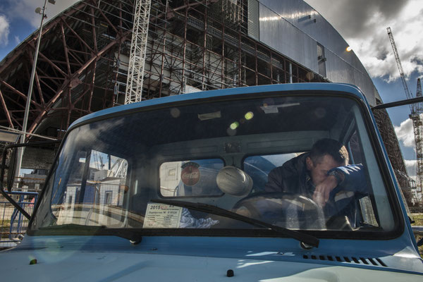 Workers involved in the construction of the new confinement. 2,000 workers are building the new sarcophagus to bury the reactor number 4. The new safe confinement is 110 meters high, 164 meters large and 257 meters long. 