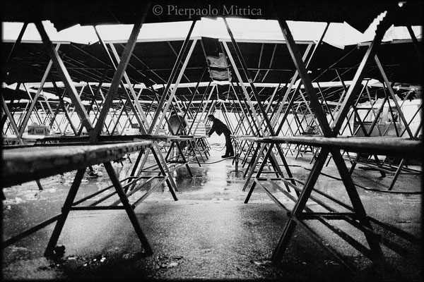 Market, Sarajevo, Bosnia - Herzegovina 1997