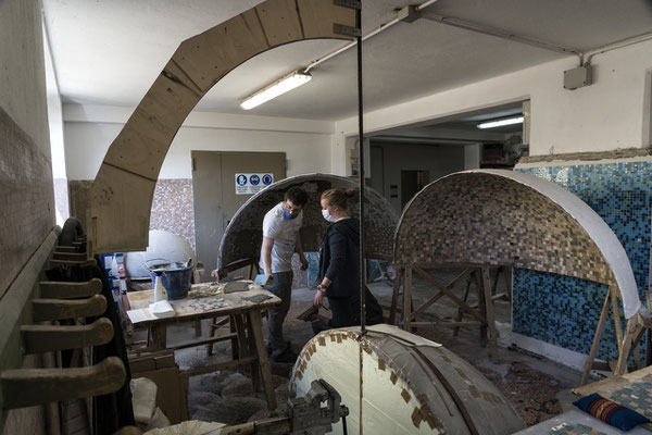 Spilimbergo (Pordenone, Italy), the Friuli School of Mosaic. Students make a mosaic dome during a "terrazzo" lesson.