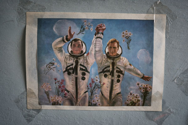 An old USSR poster hanged on Jimmy’s apartment showing USSR astronaut Valery Bykovsky and his GDR colleague Sigmund Jähn, who went together for the Soyuz 31 mission in 1978