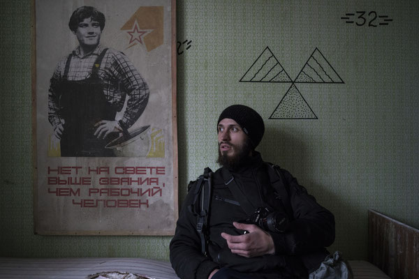 Jimmy in one of the apartments occupied by stalkers in Pripyat