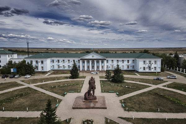 The statue of Kurchatov in one of the square of Kurchatov city