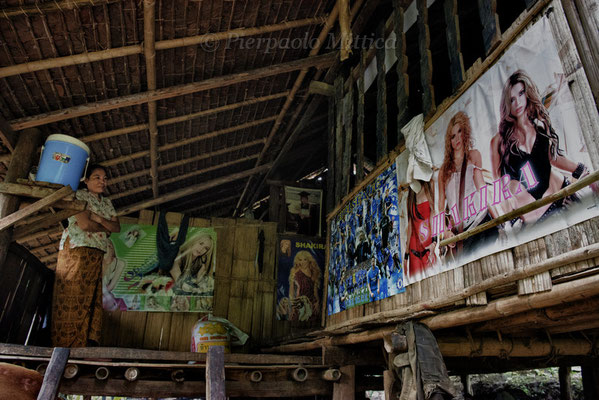 Shakira fan, Mae La refugee camp, Thailand