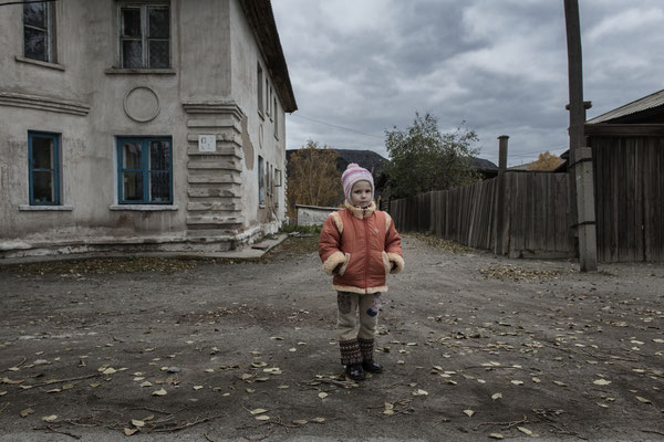 A girl living in the part of the city close to the copper smelting plant