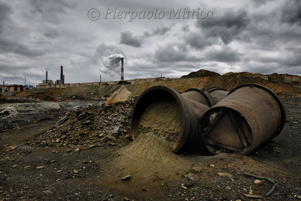 Copper smelting plant and spills of toxic waste