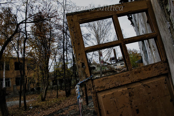 The abandoned downwind neighborhood