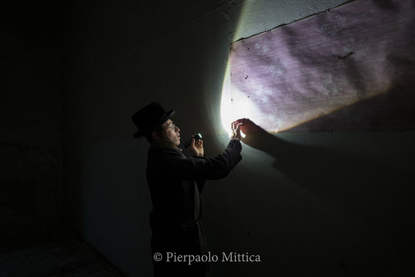 Jew inside the abandoned Chernobyl Synagogue