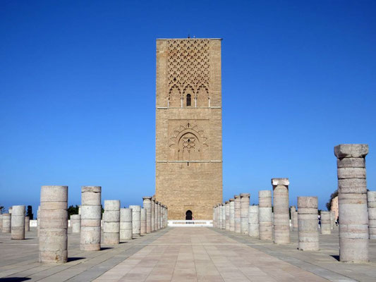 Hassan Turm, Ende des 12. Jh begonnen zu bauen, aber nie die geplante Höhe erreicht