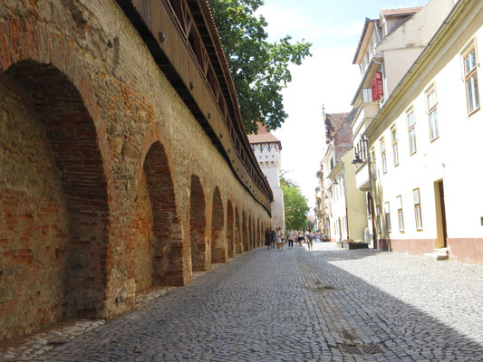 Schöne restaurierte Altstadt Sibius. Auch am Sonntag voller Leben