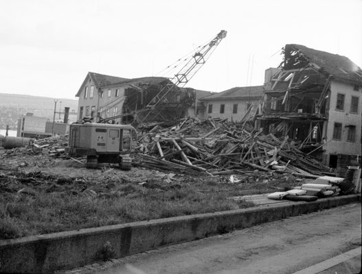 August 1971; Abbruch der Fabrikgebäude Firma Heer an der Mühlebachstrasse / Kichbodenstrasse